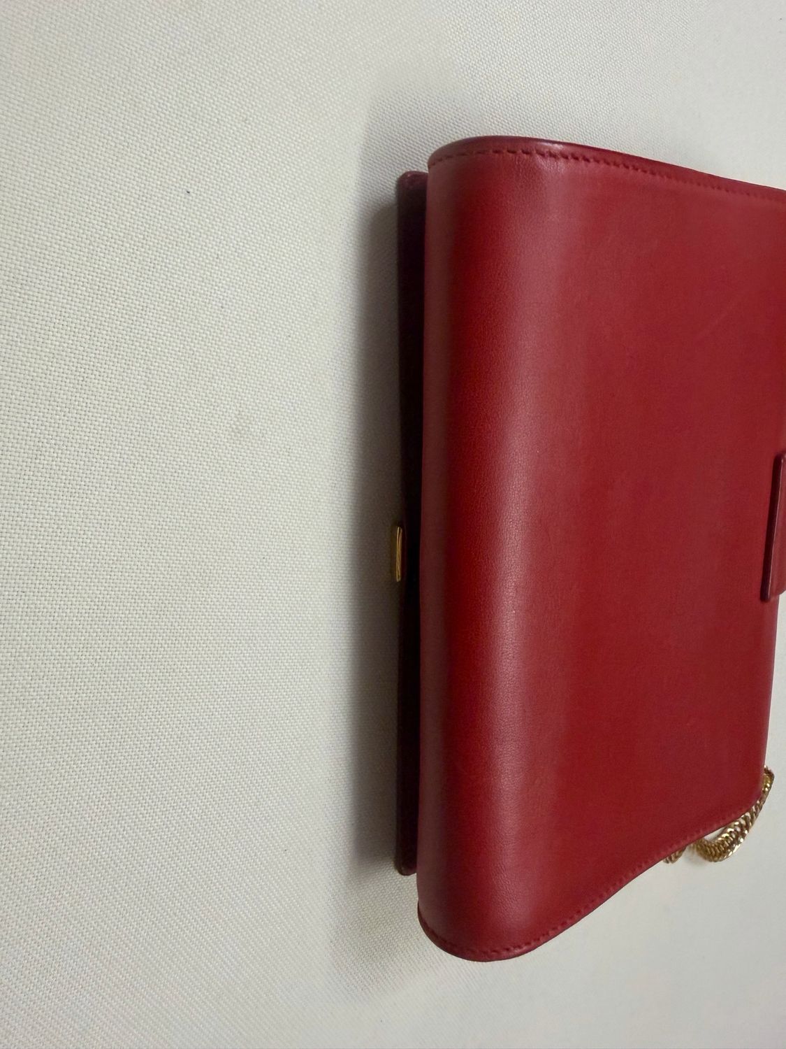 Yves Saint Laurent Classic Y Ligne Wallet on Chain