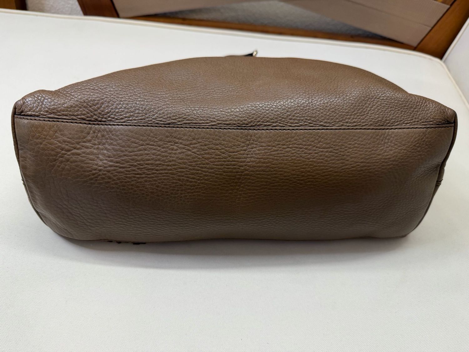 Gucci Pebbled Leather Soho Chain Tote Medium in Brown