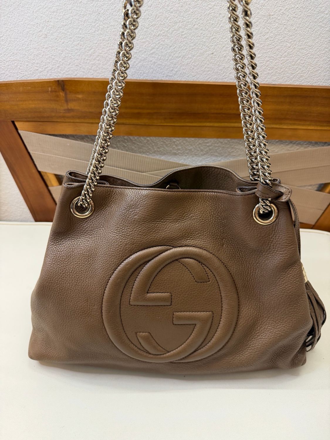 Gucci Pebbled Leather Soho Chain Tote Medium in Brown