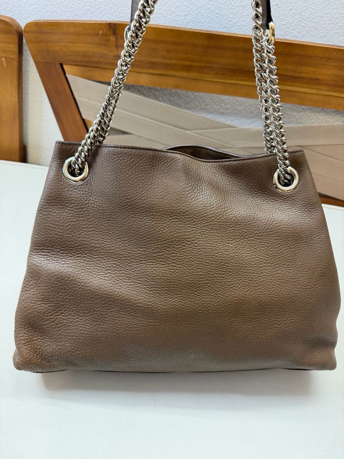 Gucci Pebbled Leather Soho Chain Tote Medium in Brown
