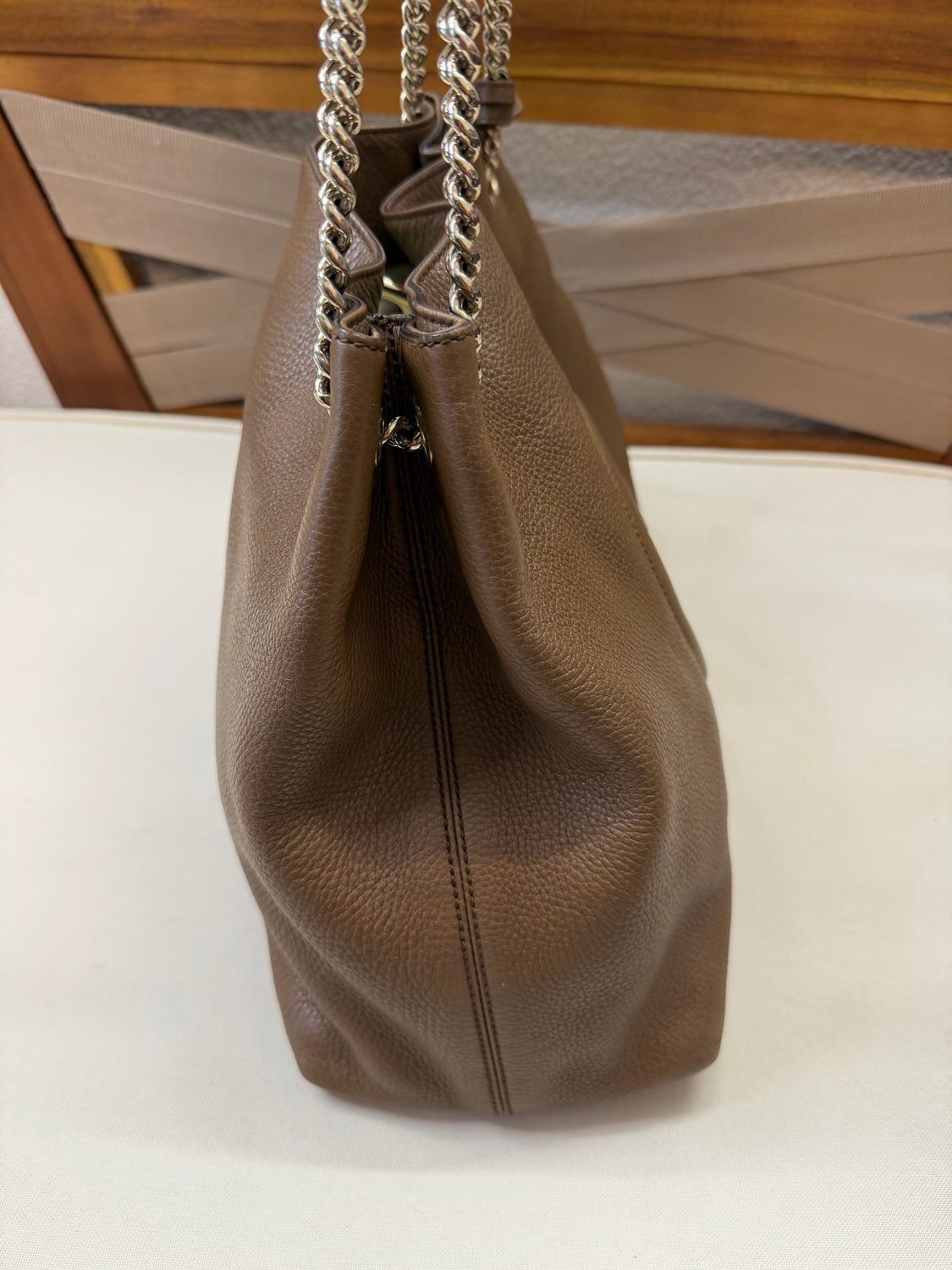 Gucci Pebbled Leather Soho Chain Tote Medium in Brown