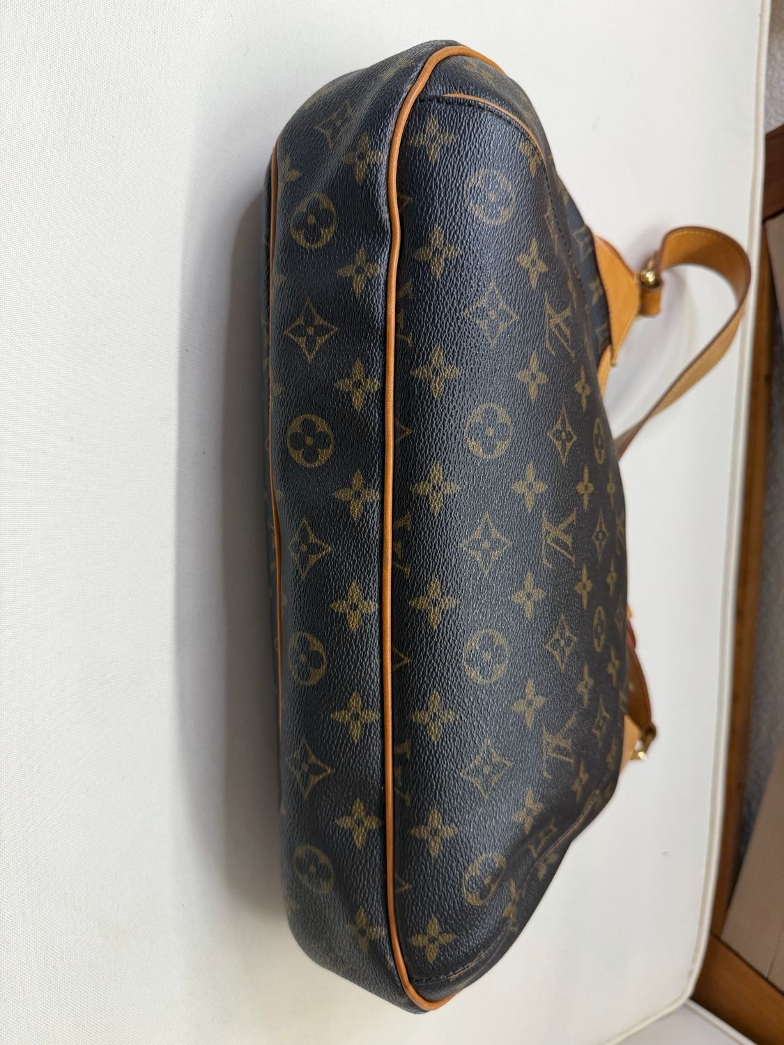 Louis Vuitton Monogram Thames Gm Hobo Shoulder Bag