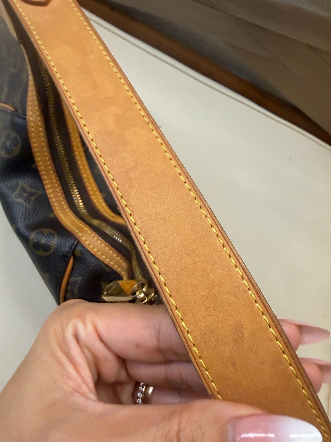 Louis Vuitton Monogram Thames Gm Hobo Shoulder Bag
