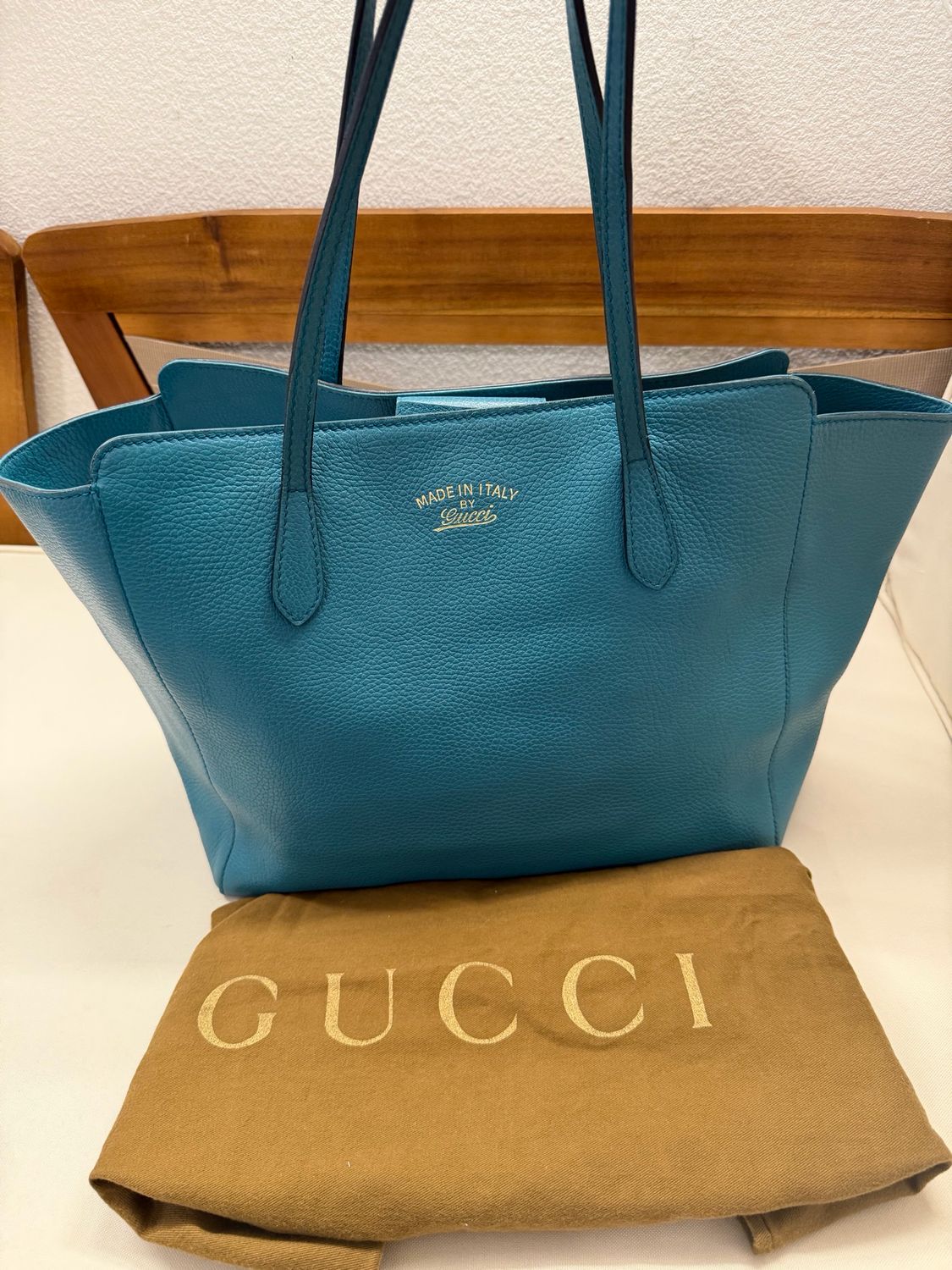 Gucci Pebbled Leather Swing Tote Large Shoulder Bag in Teal