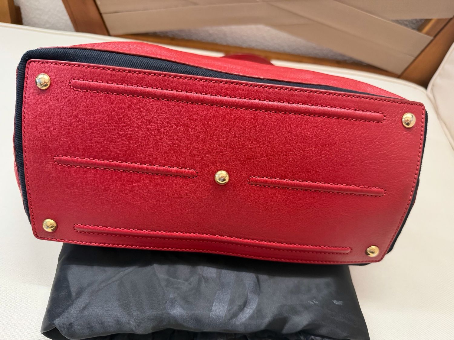 Yves Saint Laurent Muse Two Satchel Top Handle in Red