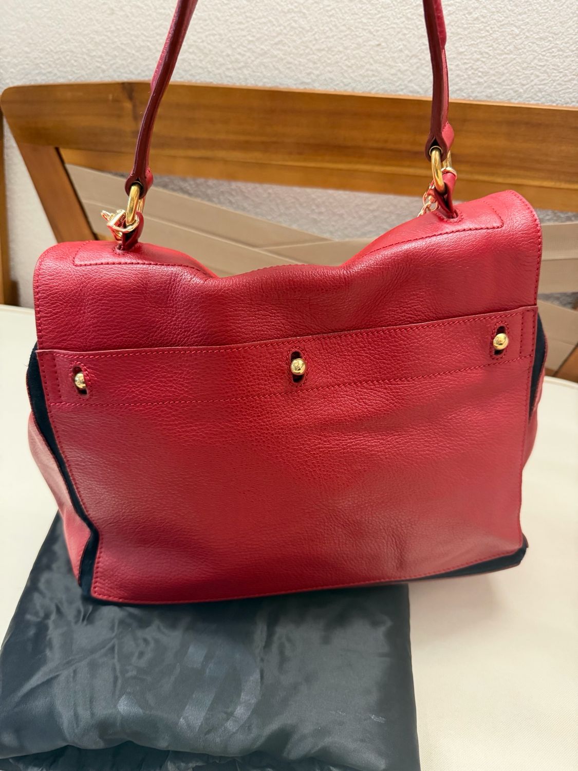 Yves Saint Laurent Muse Two Satchel Top Handle in Red