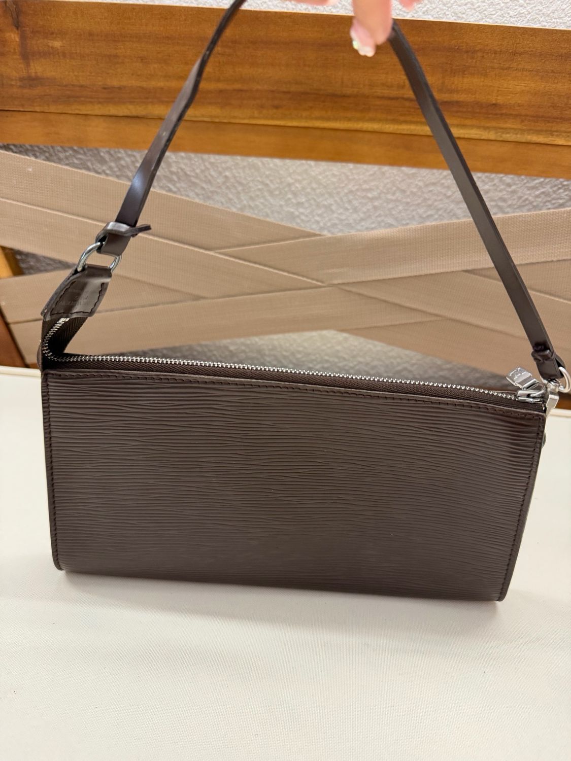 Louis Vuitton Epi Accesoires Pochette in Moka Brown