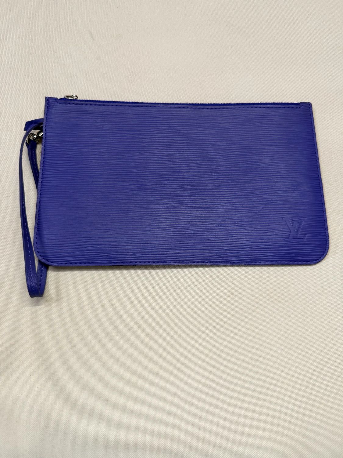 Louis Vuitton Neverfull Epi Pouch in Purple