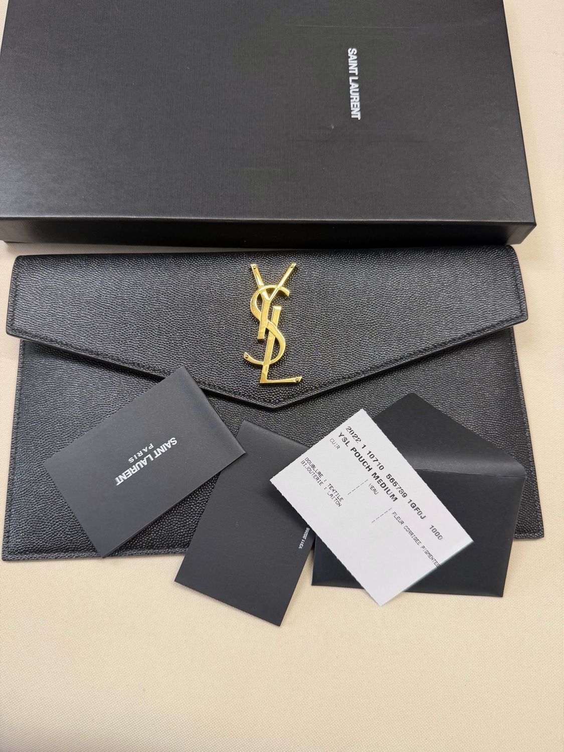 Yves Saint Laurent Uptown Clutch Grain De Poudre In Black