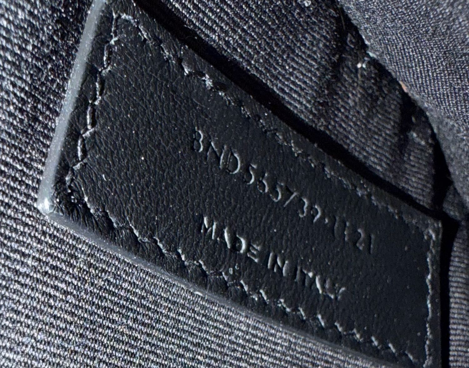 Yves Saint Laurent Uptown Clutch Grain De Poudre In Black