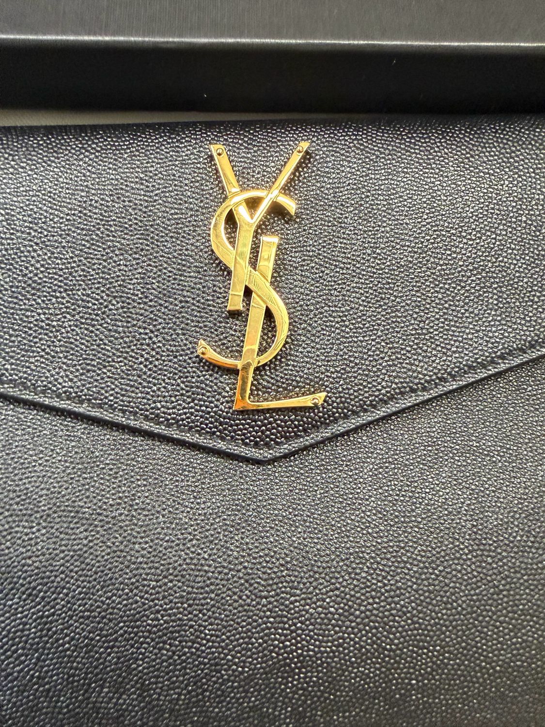 Yves Saint Laurent Uptown Clutch Grain De Poudre In Black