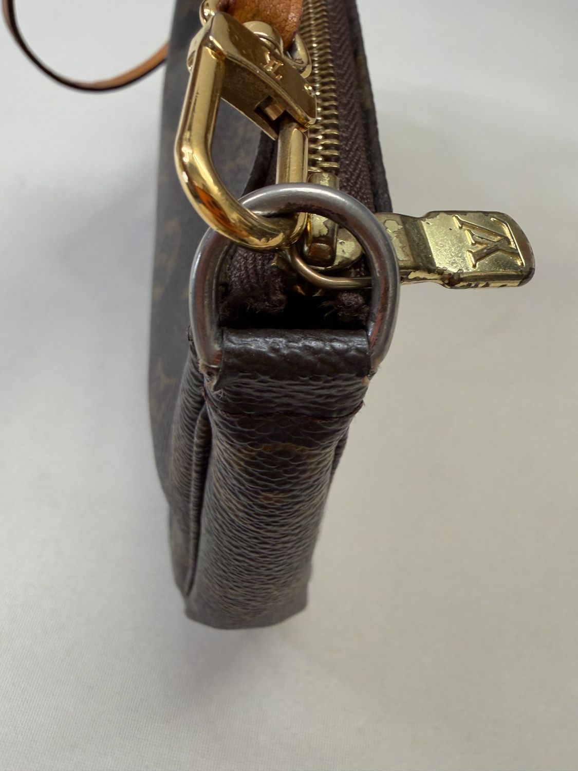 Louis Vuitton Monogram Pochette Accesoires Shoulder Bag