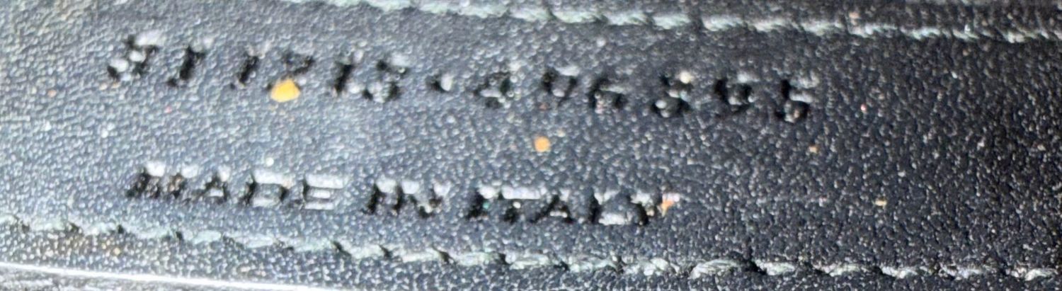 Yves Saint Laurent Clutch Chyc Logo in Black Leather