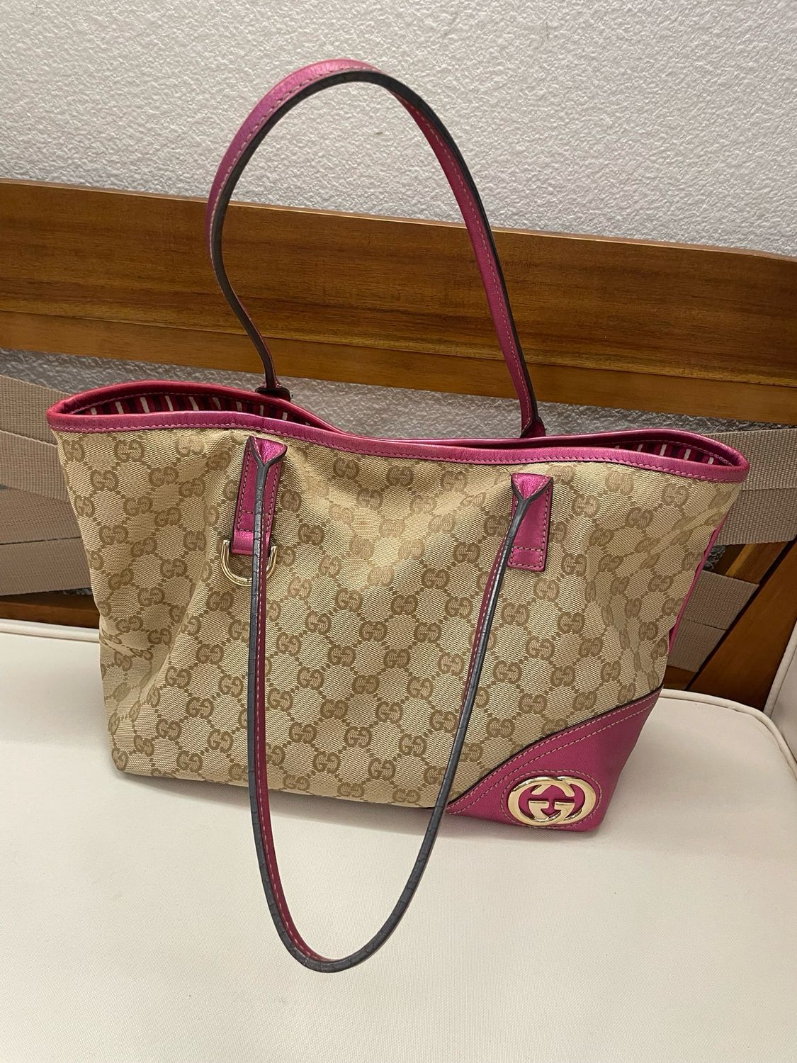 Gucci Interlocking New Britt Medium Tote in Pink
