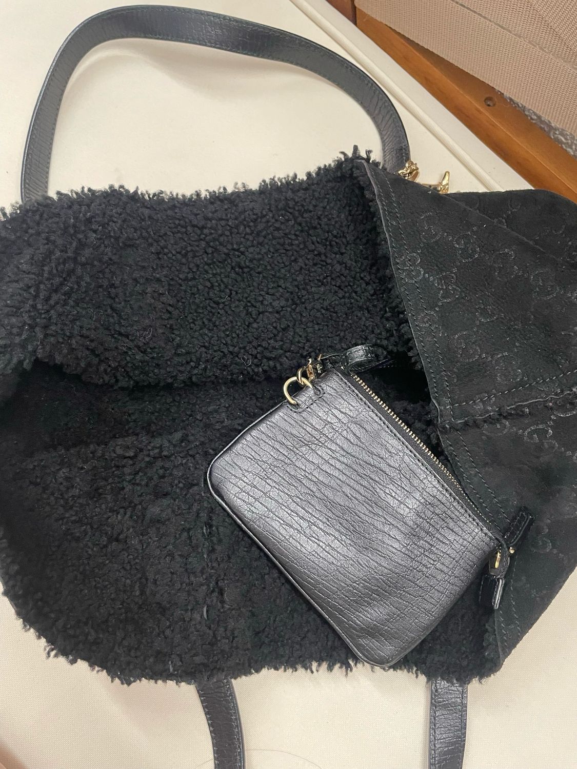 Gucci Joliceur Shearling and Suede Tote in Black