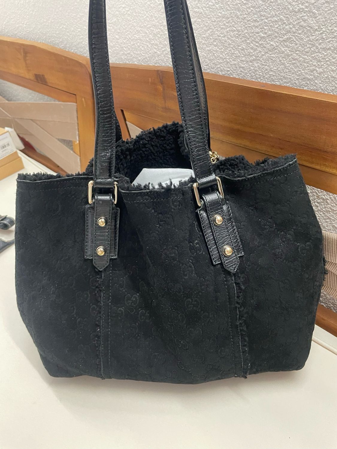 Gucci Joliceur Shearling and Suede Tote in Black