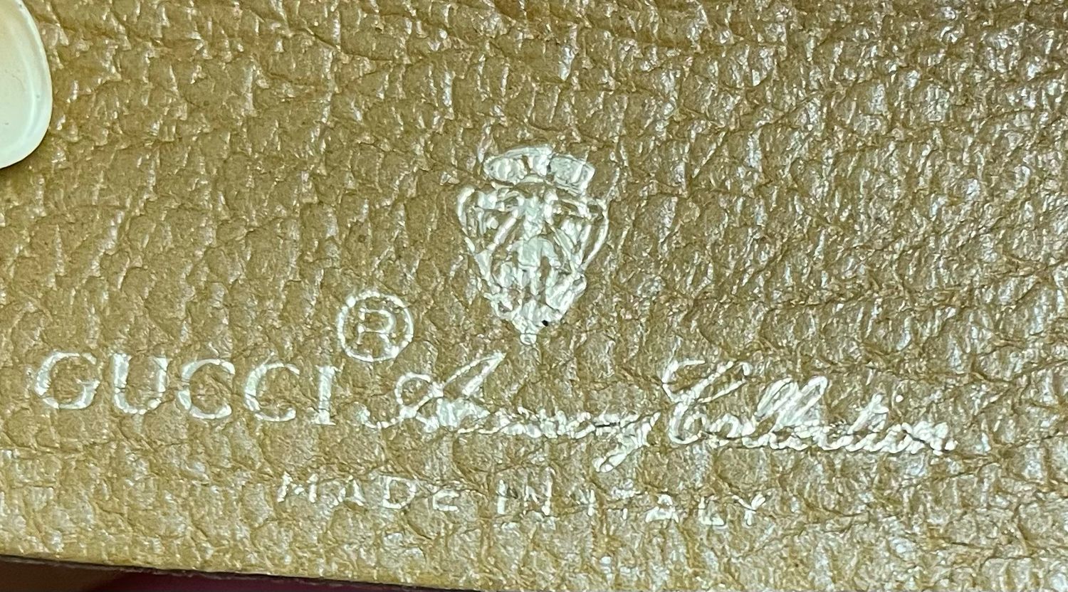 Gucci Supreme Clutch Pouch Zipper in White