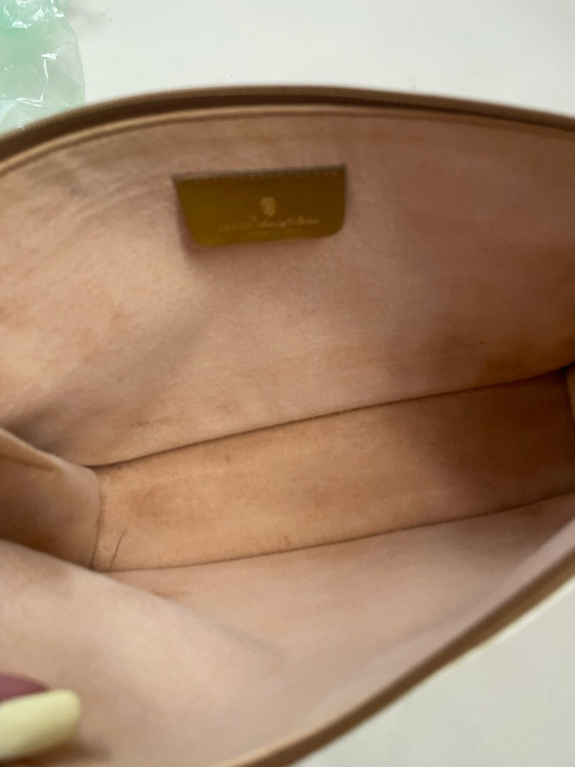 Gucci Supreme Clutch Pouch Zipper in White