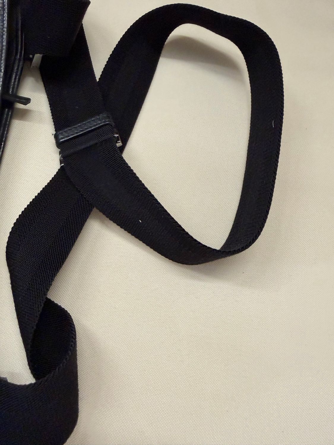 Gucci Zipper Messenger Leather and Canvas in Black