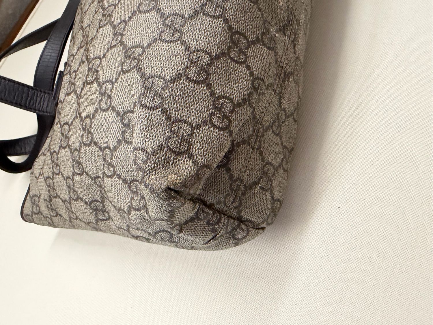 Gucci Supreme Plus Zipper Tote in Small