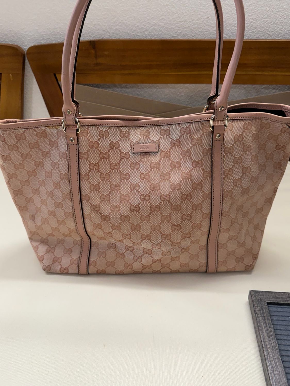 Gucci Supreme Tote in Pink
