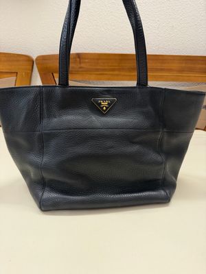 Prada Vitello Daino Shopper Tote in Black