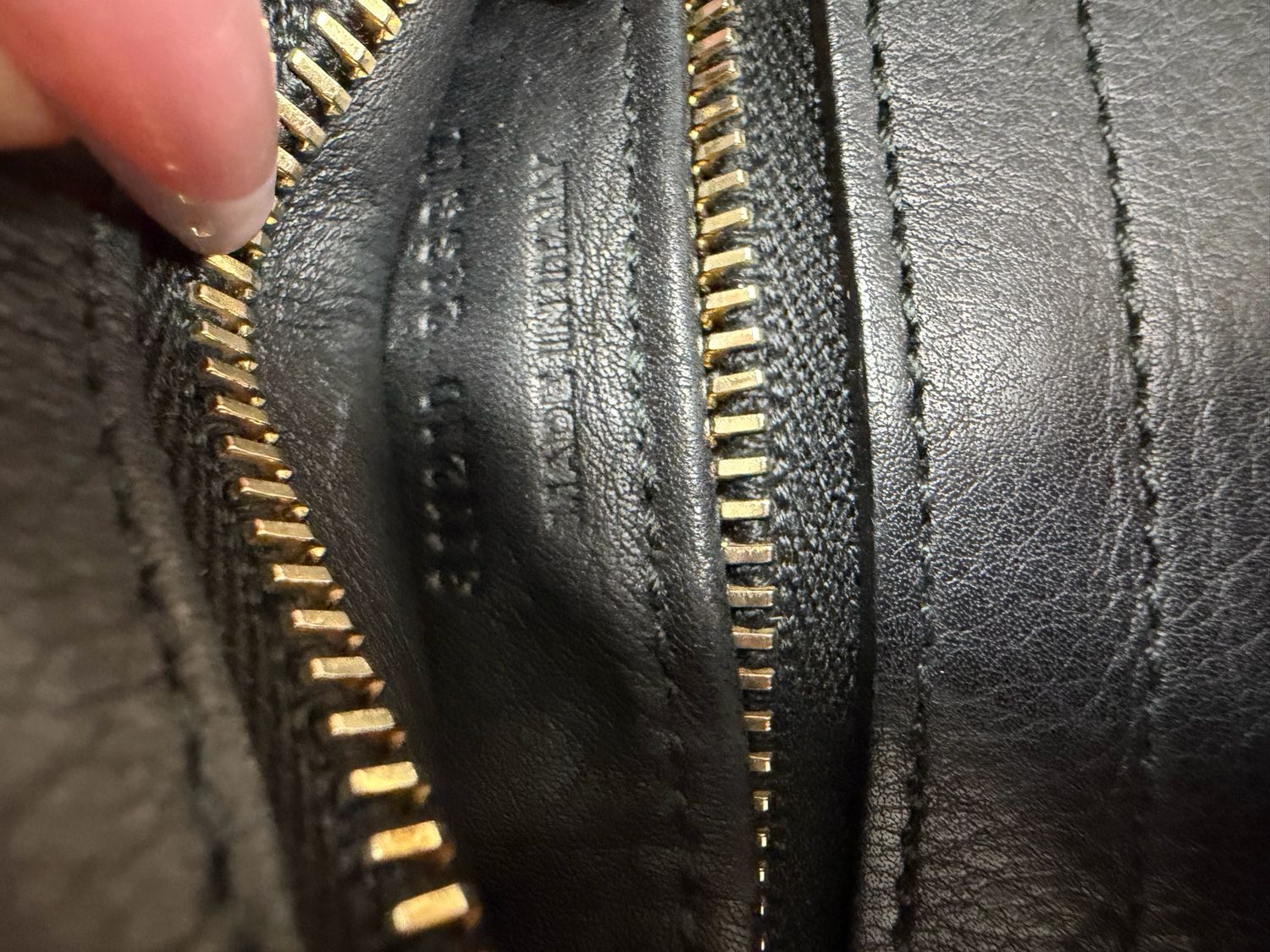 Yves Saint Laurent Cabas Chyc Small in Black 