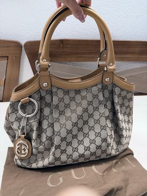 Gucci Monogram Canvas Sukey Medium Tote Shoulder Bag in Mustard
