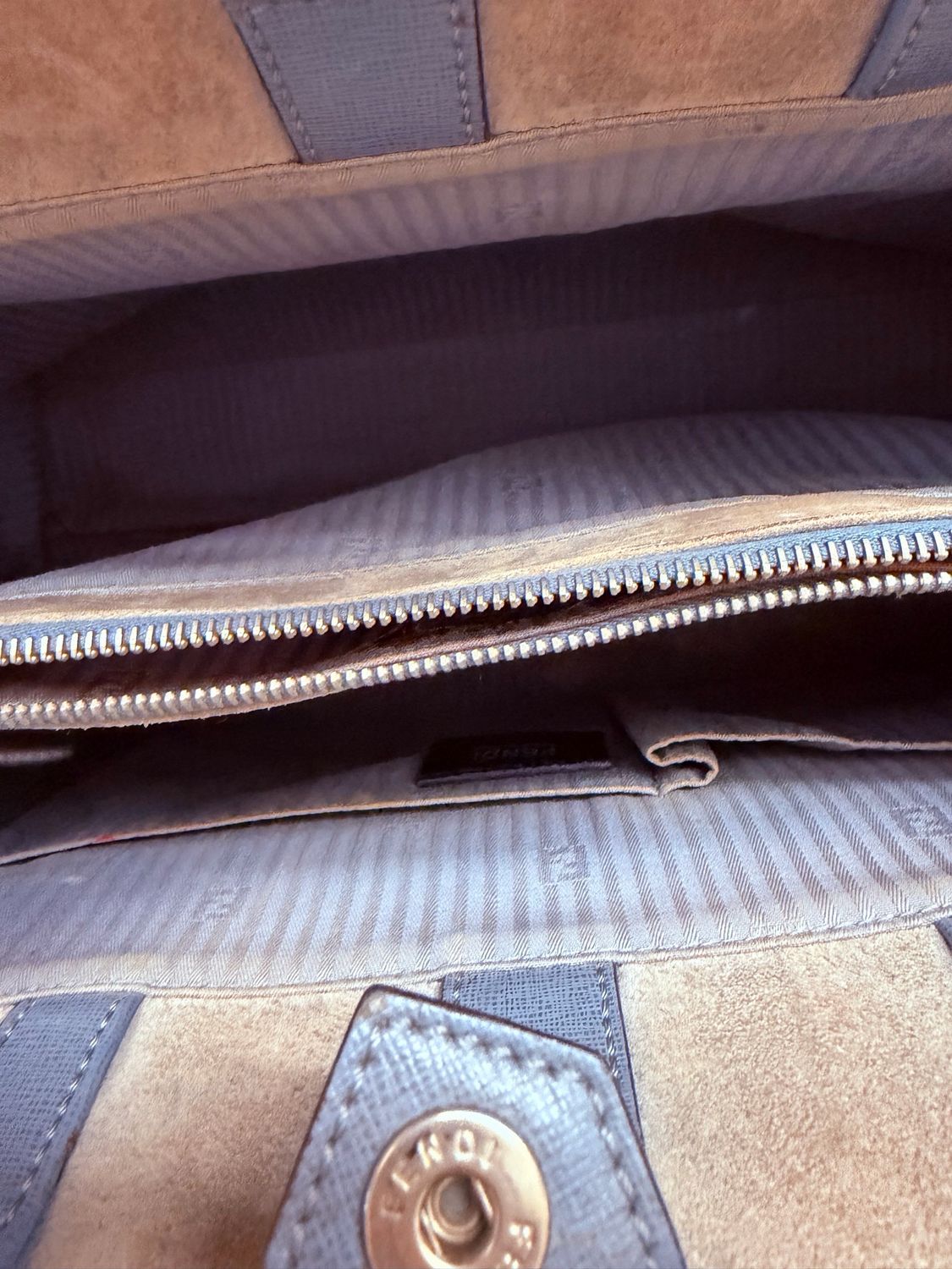 Fendi Sac 2 Jour Crossbody Messenger Sling