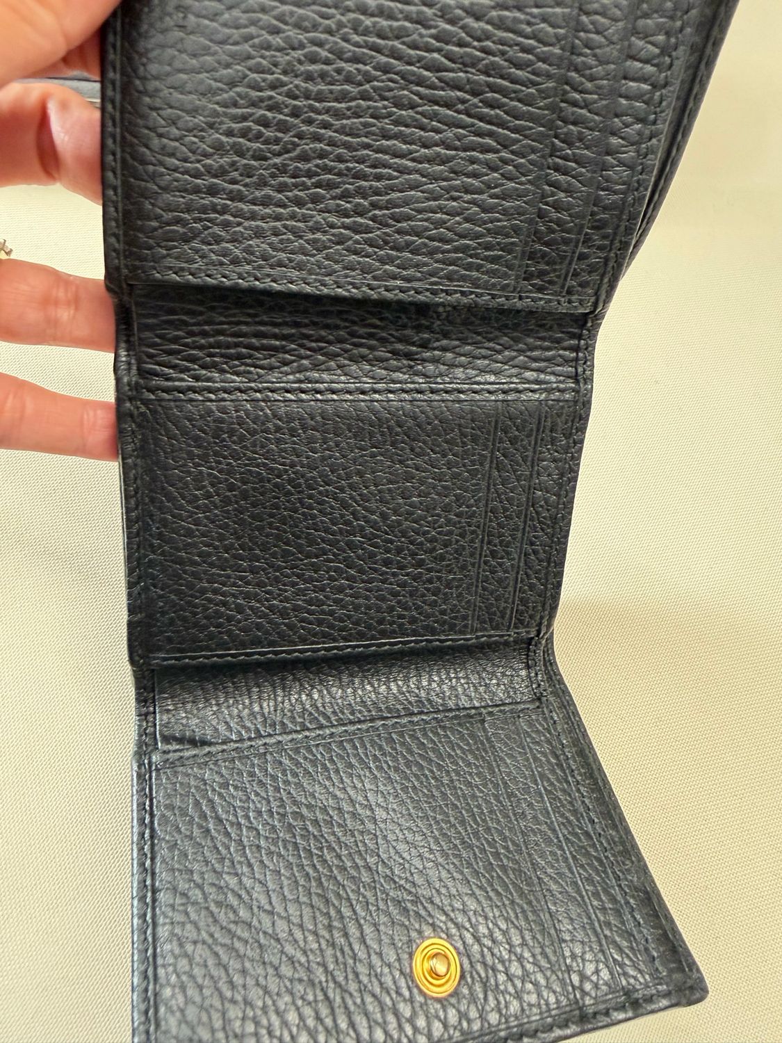 Gucci Pebbled Leather Card Case Wallet Tri Fold in Black