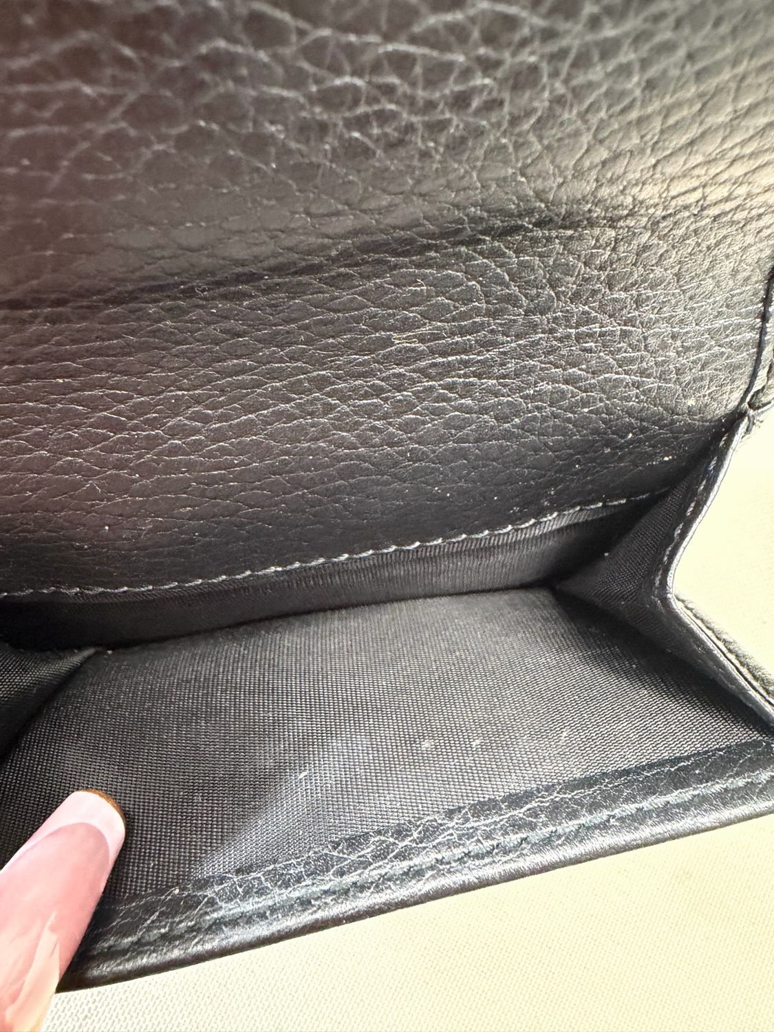 Gucci Pebbled Leather Card Case Wallet Tri Fold in Black