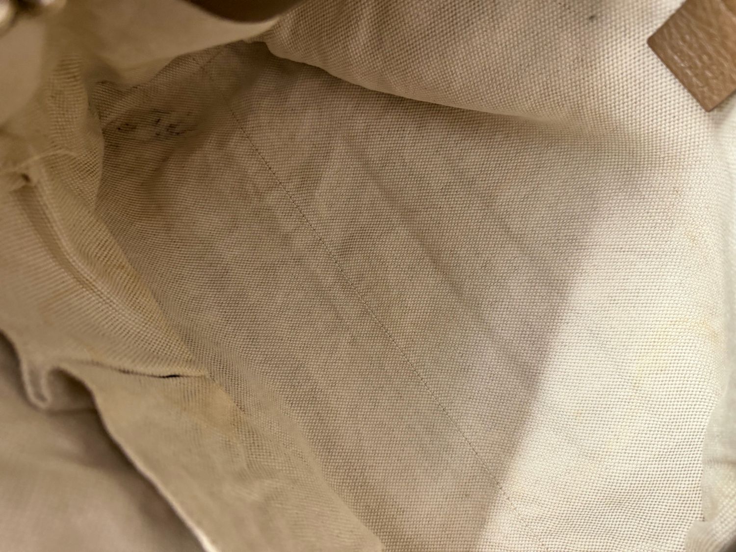 Gucci Pebbled Leather Soho Medium Chain Tote