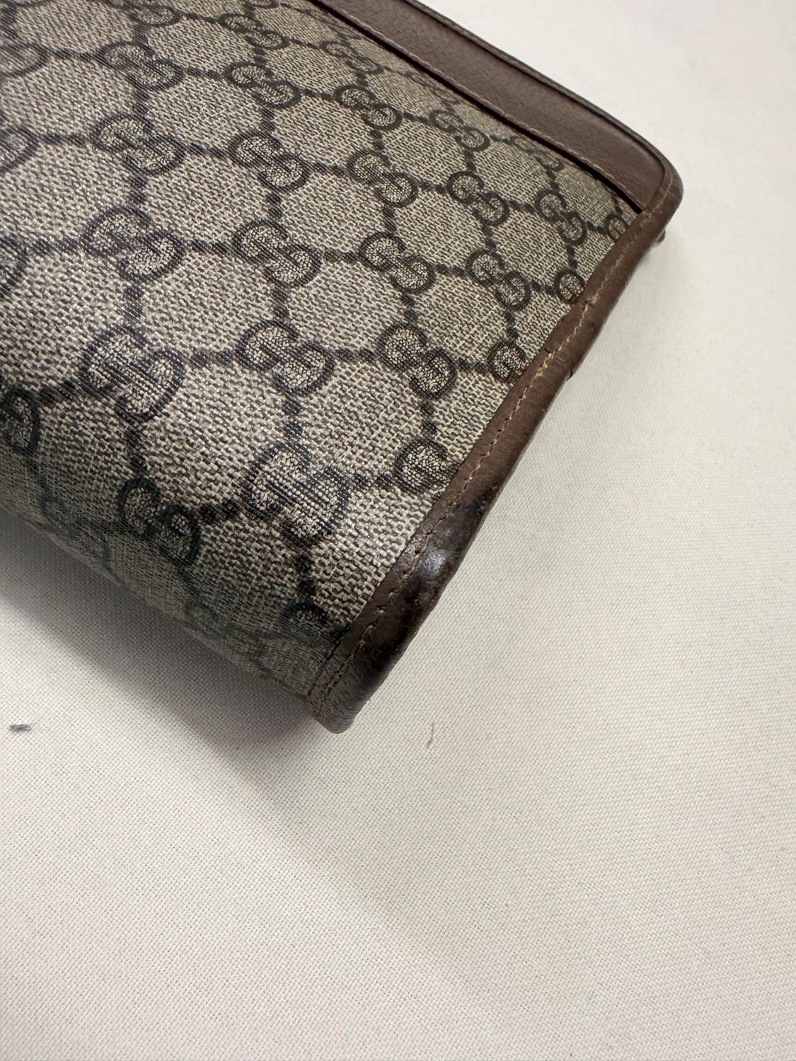 Gucci Vintage Supreme Clutch Toiletry Zipper