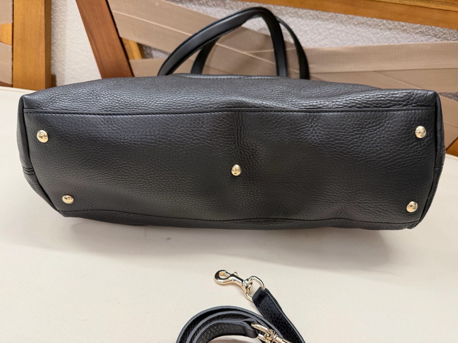 Gucci Pebbled Leather Soho Working Tote Sling in Black