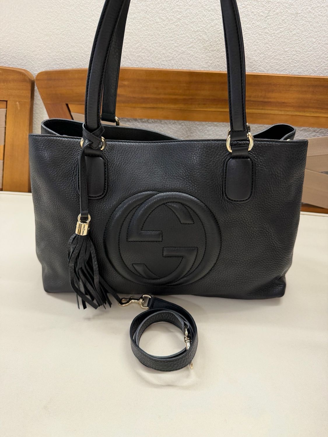 Gucci Pebbled Leather Soho Working Tote Sling in Black