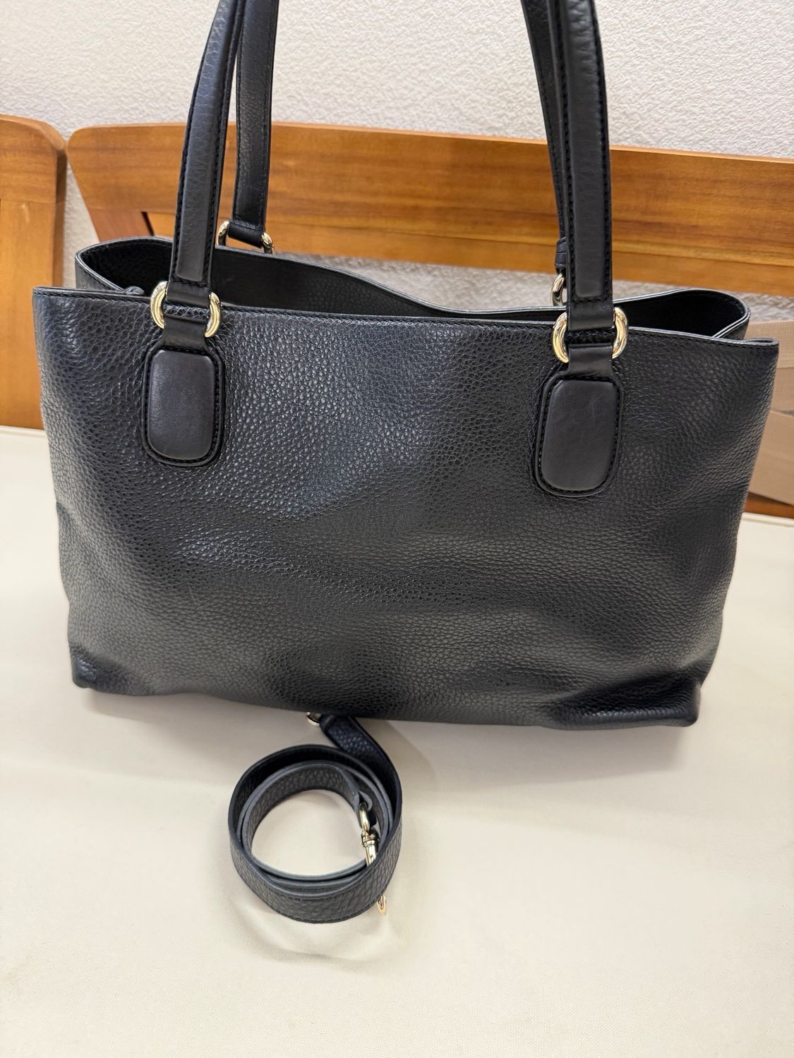 Gucci Pebbled Leather Soho Working Tote Sling in Black