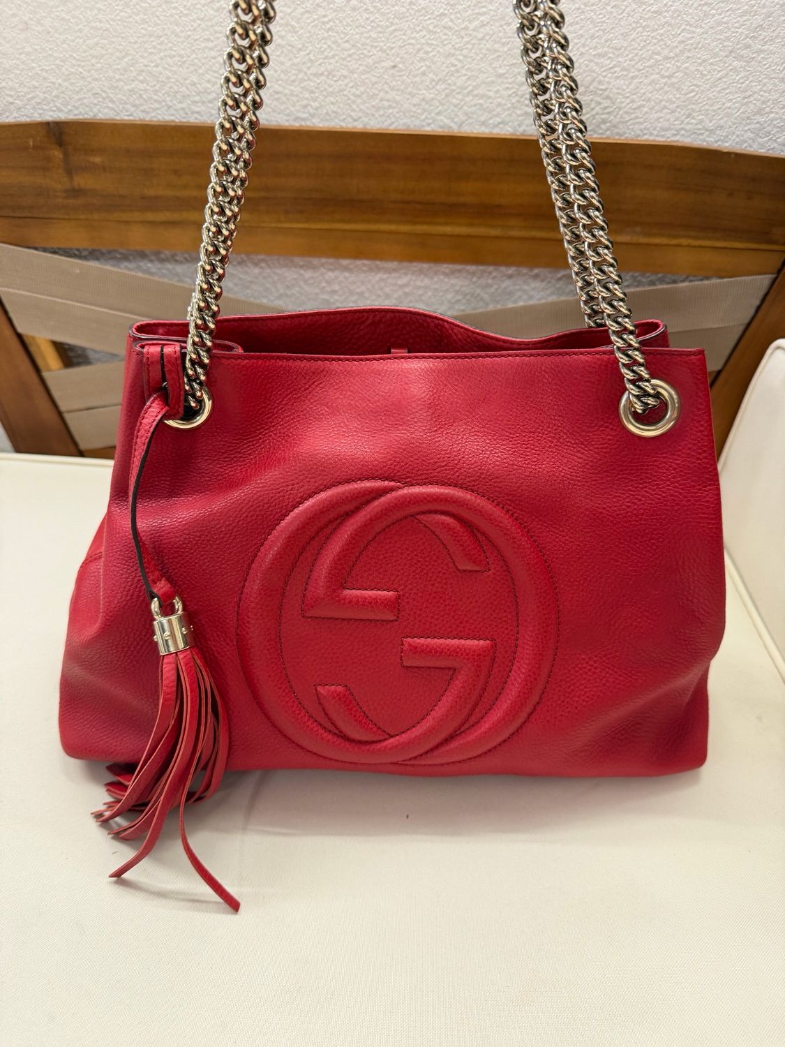 Gucci Soho Pebbled Leather Chain Tote Medium in Red