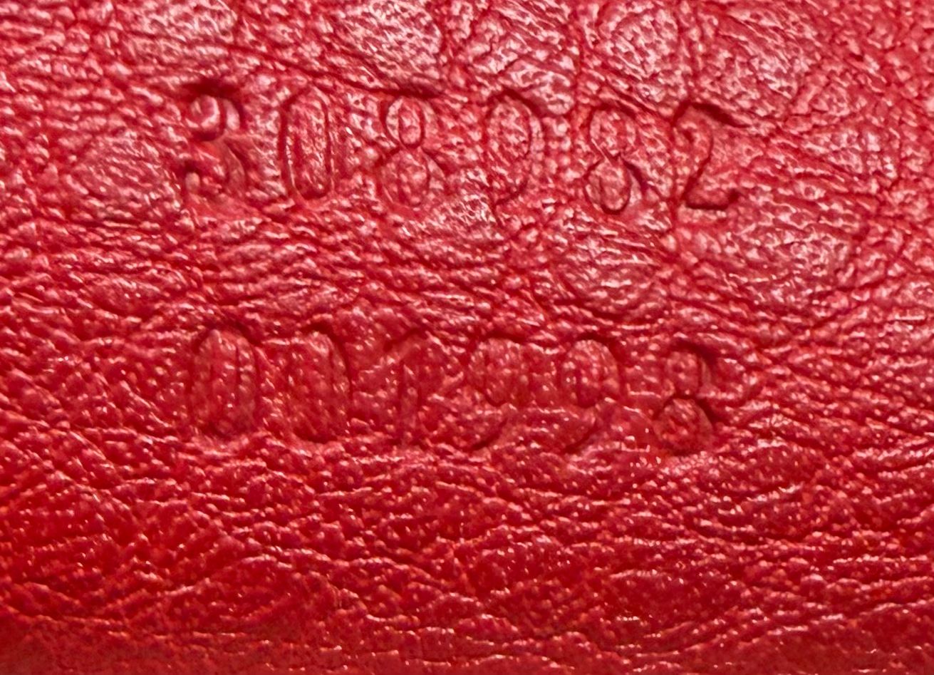 Gucci Soho Pebbled Leather Chain Tote Medium in Red