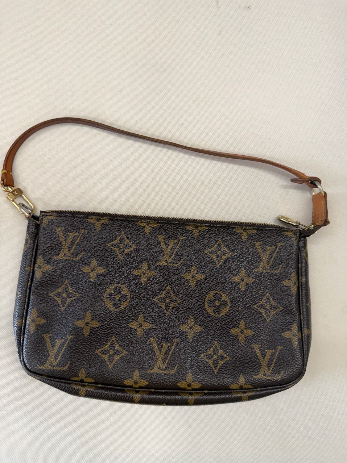 Louis Vuitton Monogram Pochette Accesories Hobo