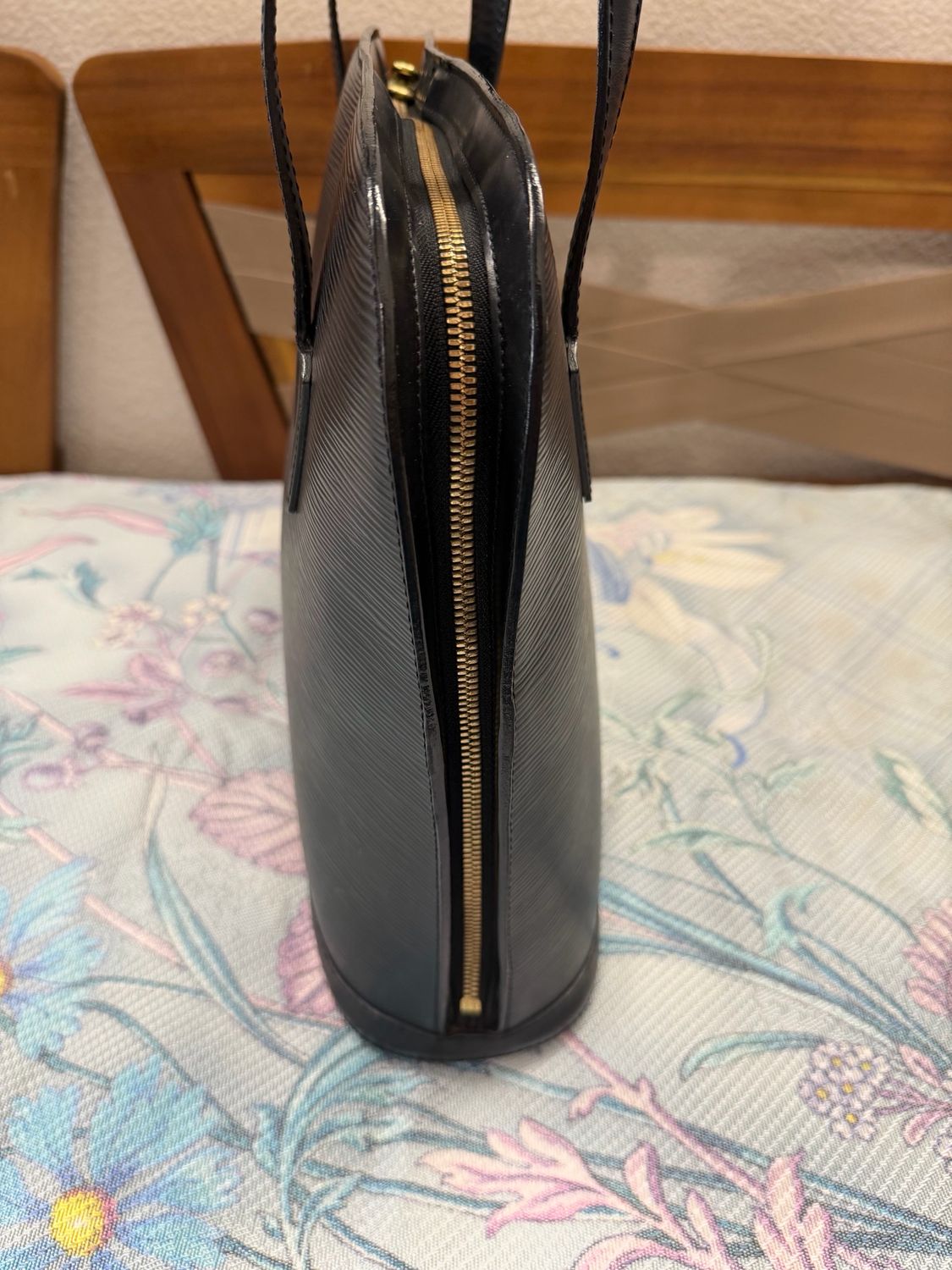 Louis Vuitton Epi Lussac Tote Shoulder in Black