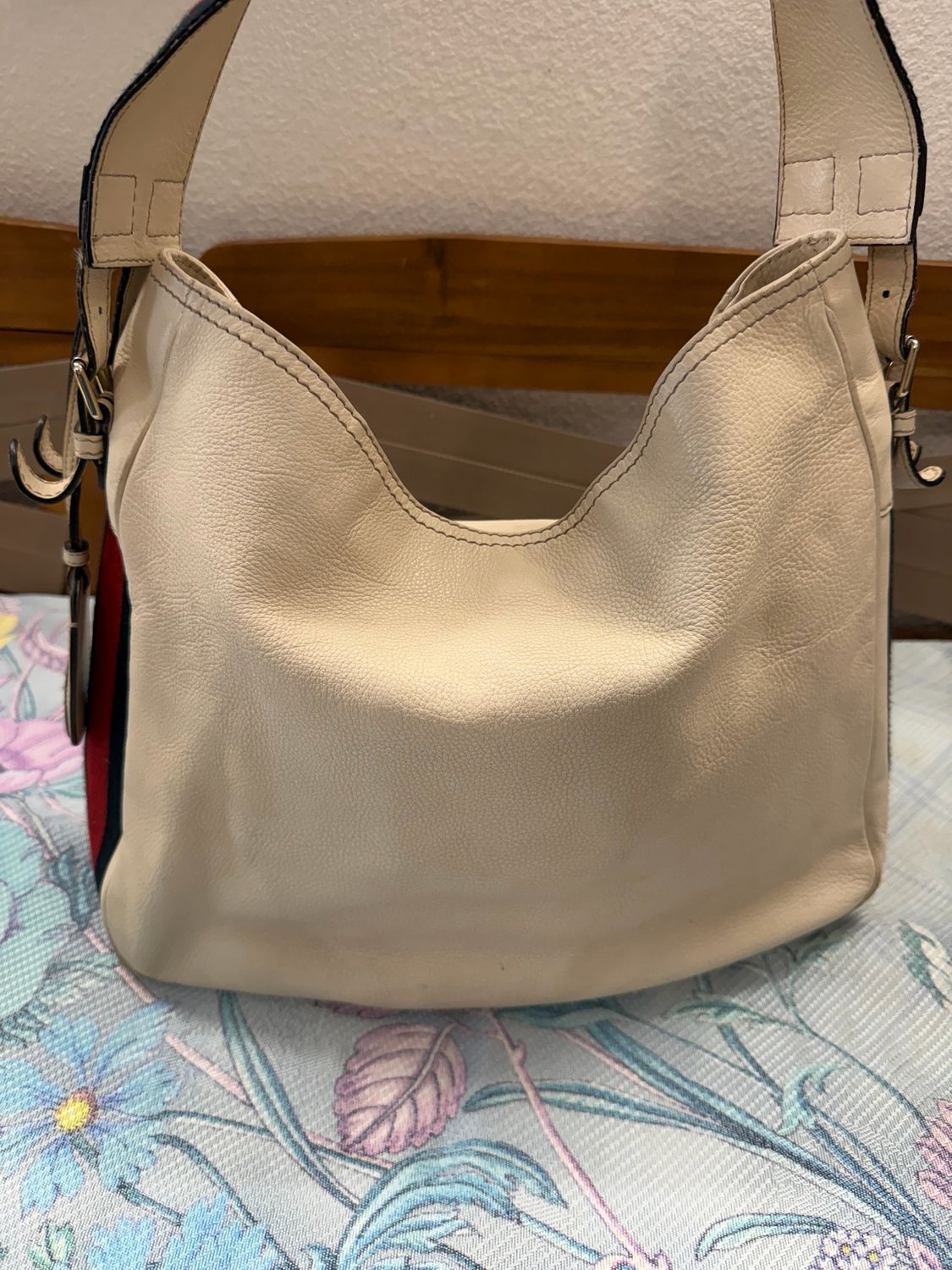 Gucci Pebbled Leather Heritage Web Hobo Shoulder in Leather 