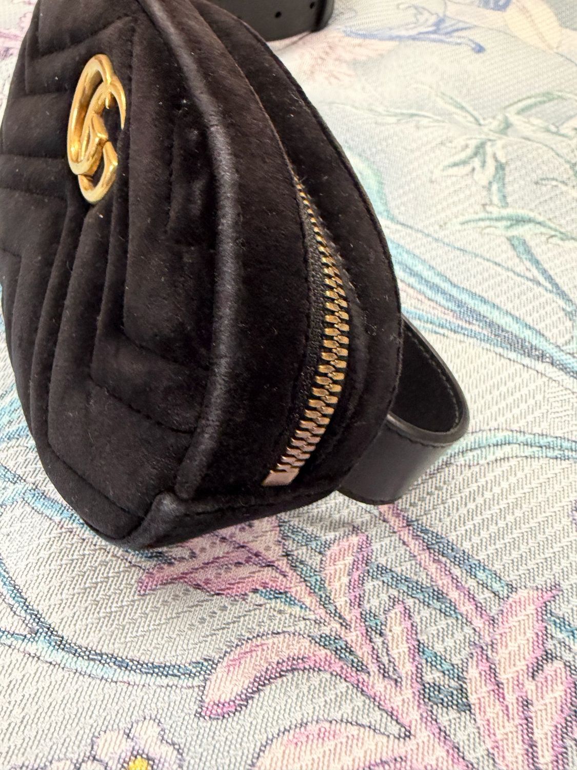 Gucci Marmont Velvet Suede Belt Bum Bag in Black