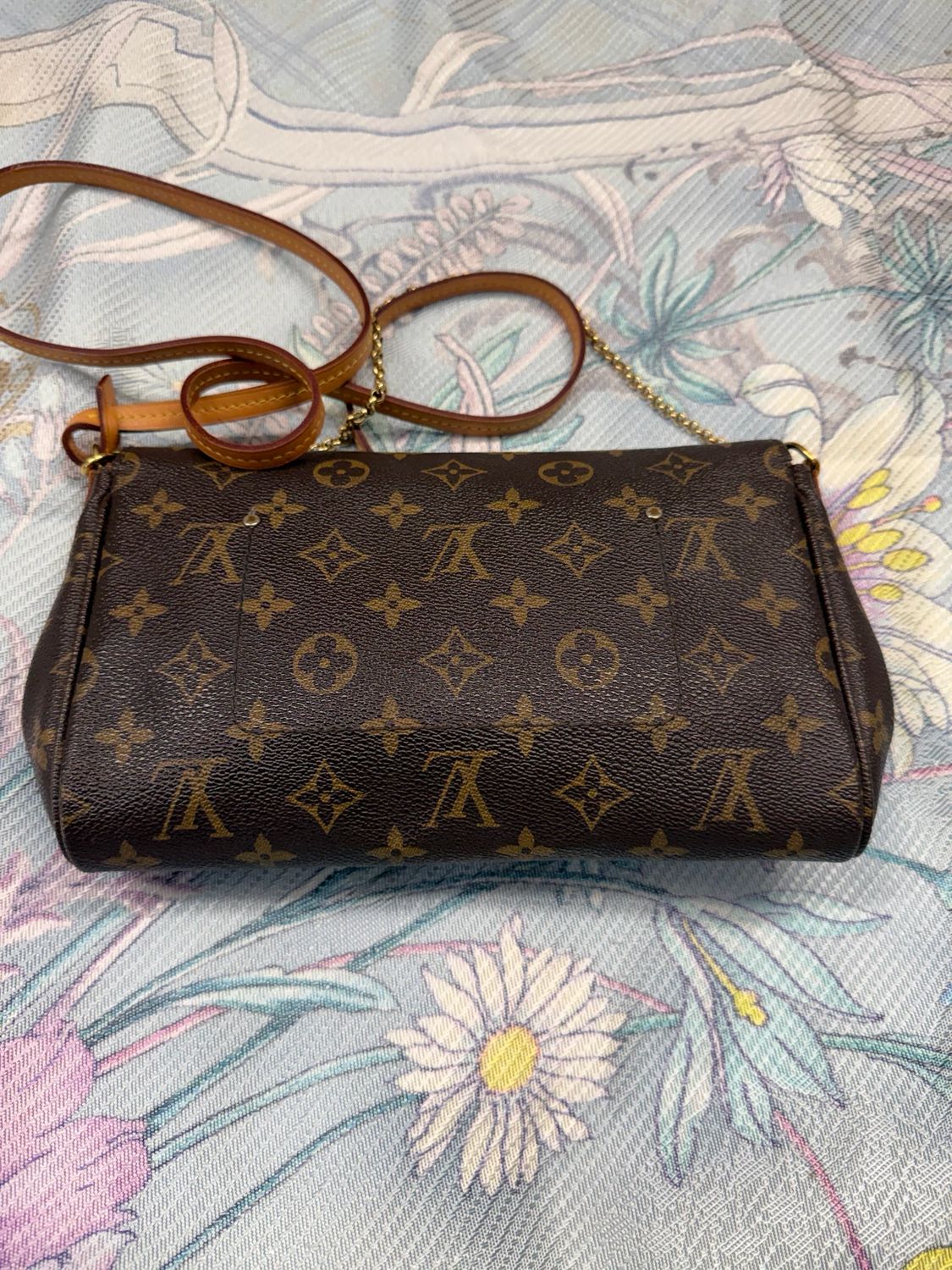 Louis Vuitton Monogram Favorite Mm Crossbody Sling