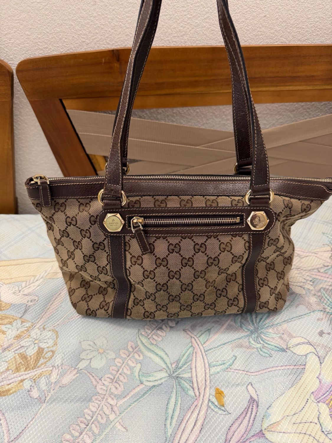 Gucci Monogram Canvas Tote Medium Zipper
