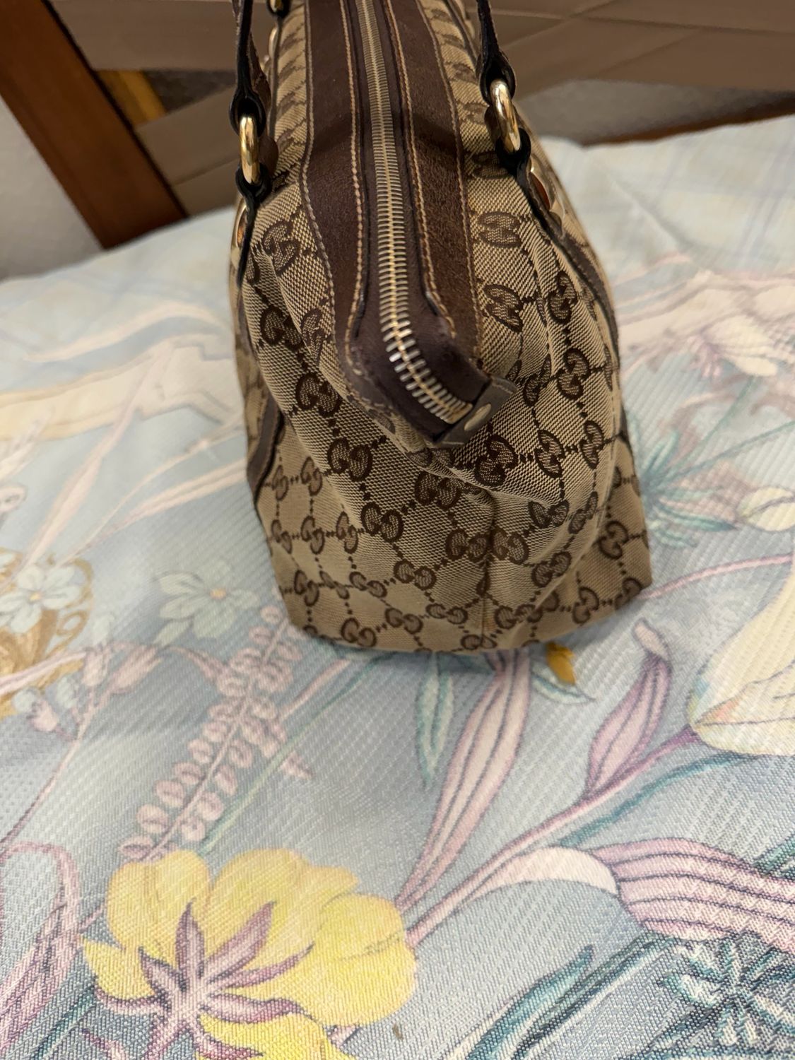 Gucci Monogram Canvas Tote Medium Zipper