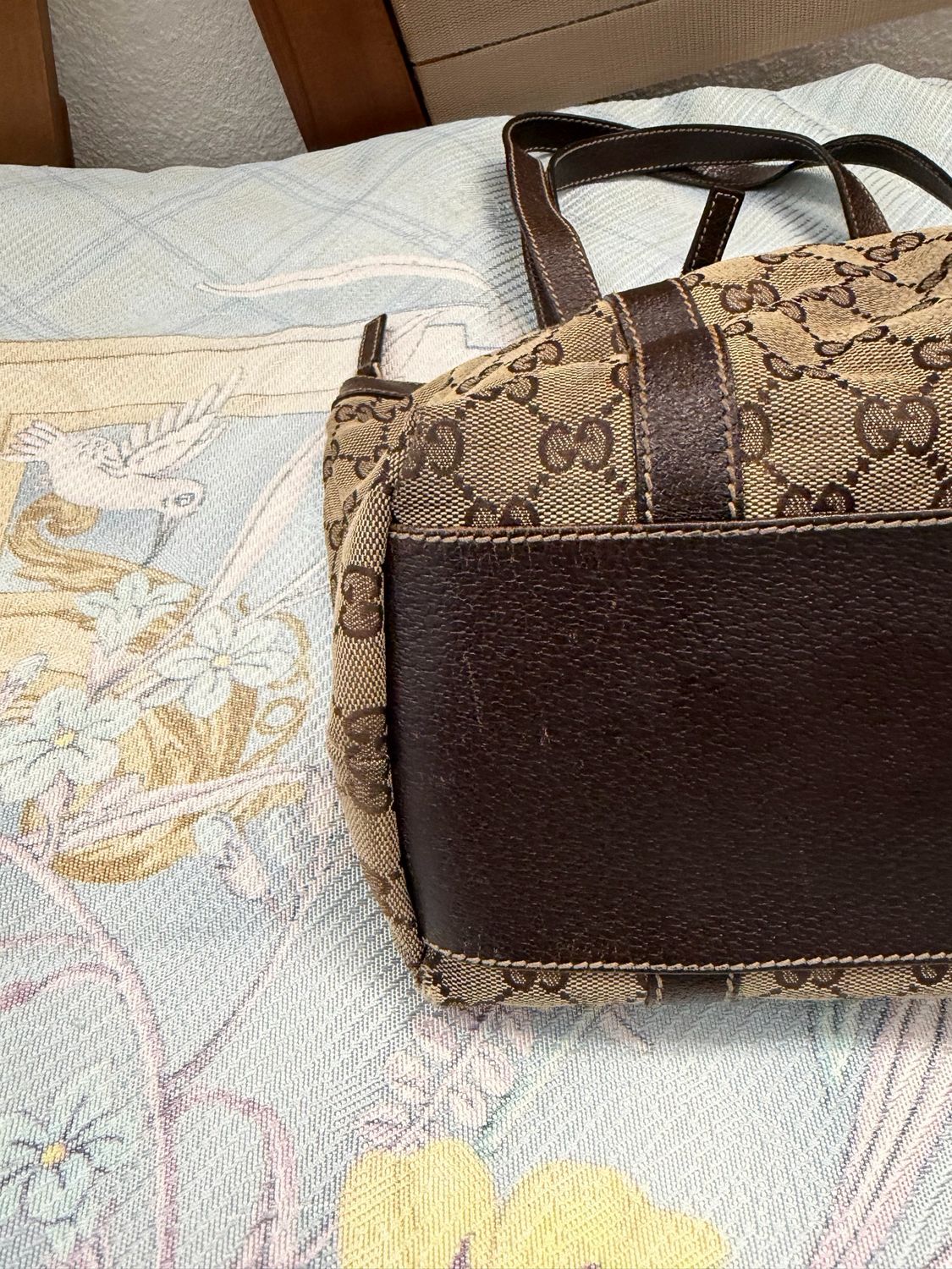 Gucci Monogram Canvas Tote Medium Zipper