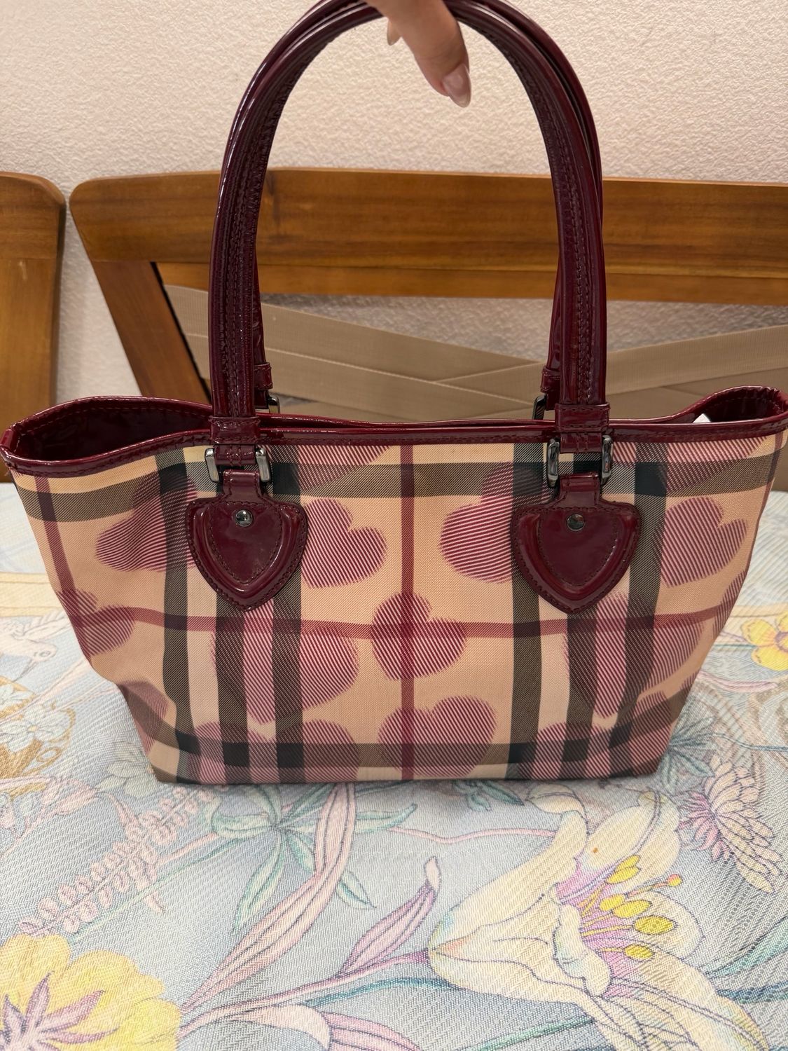 Burberry Supernova Heart Check Tote Shoulder in Medium