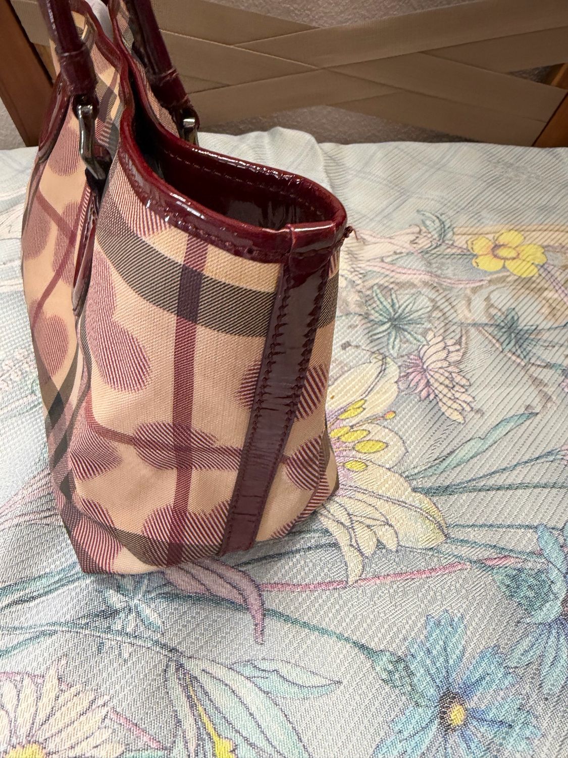 Burberry Supernova Heart Check Tote Shoulder in Medium