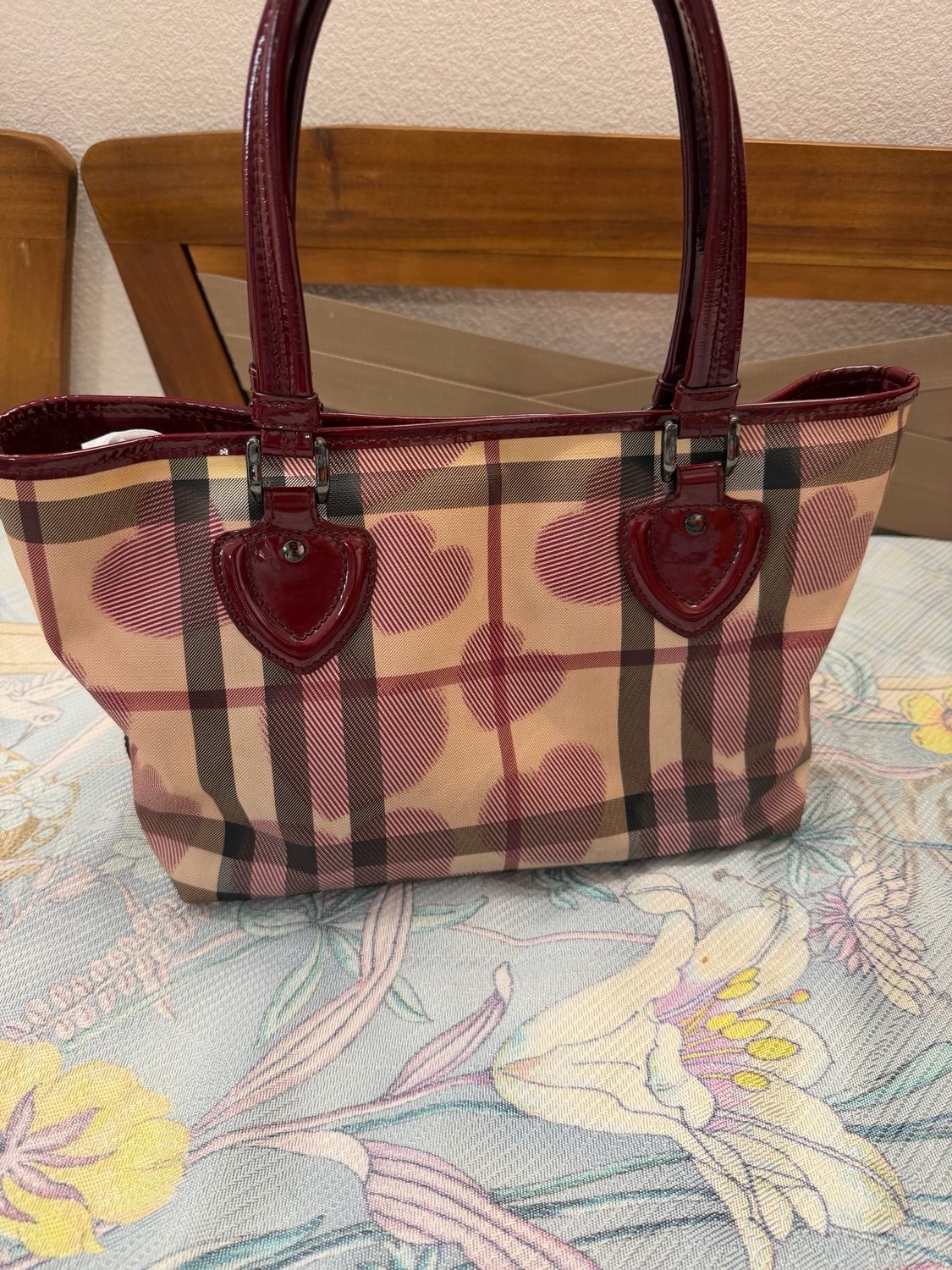 Burberry Supernova Heart Check Tote Shoulder in Medium