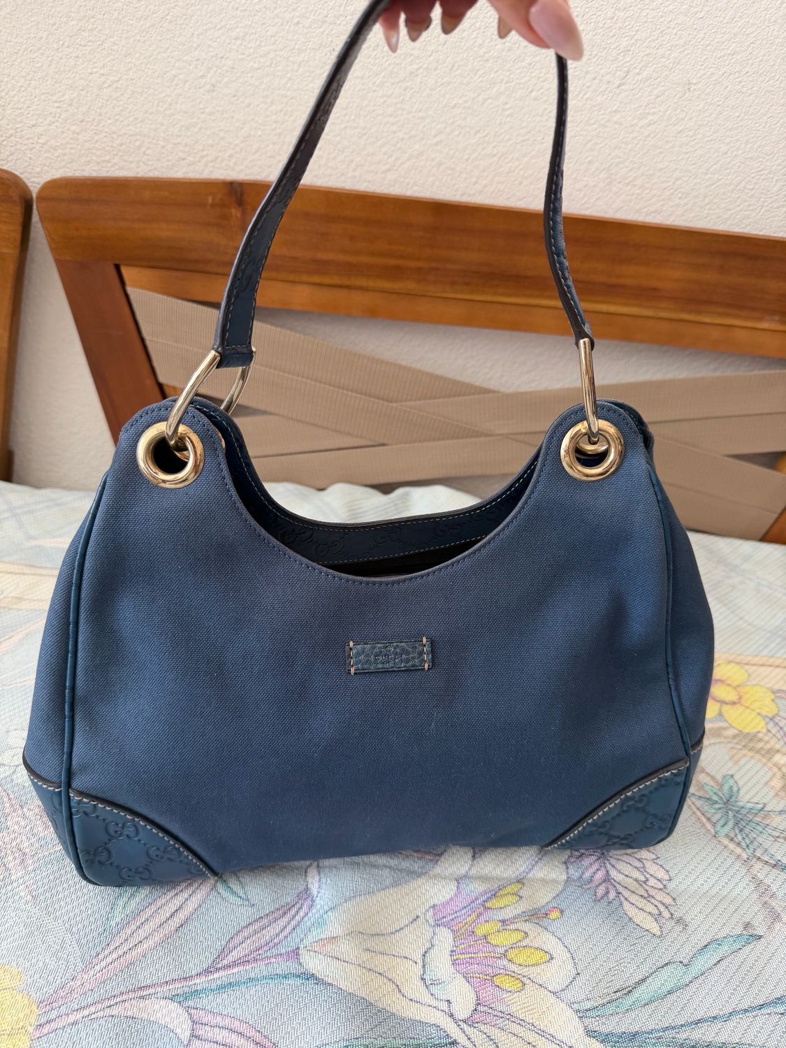 Gucci Leather Trimmed Hobo Shoulder Bag in Navy